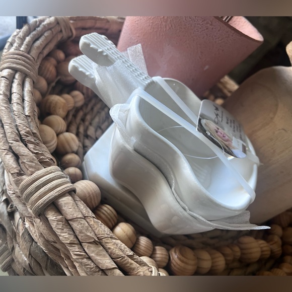 ⭐️RARE⭐️ NWT WHITE Dolly Parton Set/2 Guitar Shaped Tidbit Bowls 🎸🎸 - Picture 4 of 5